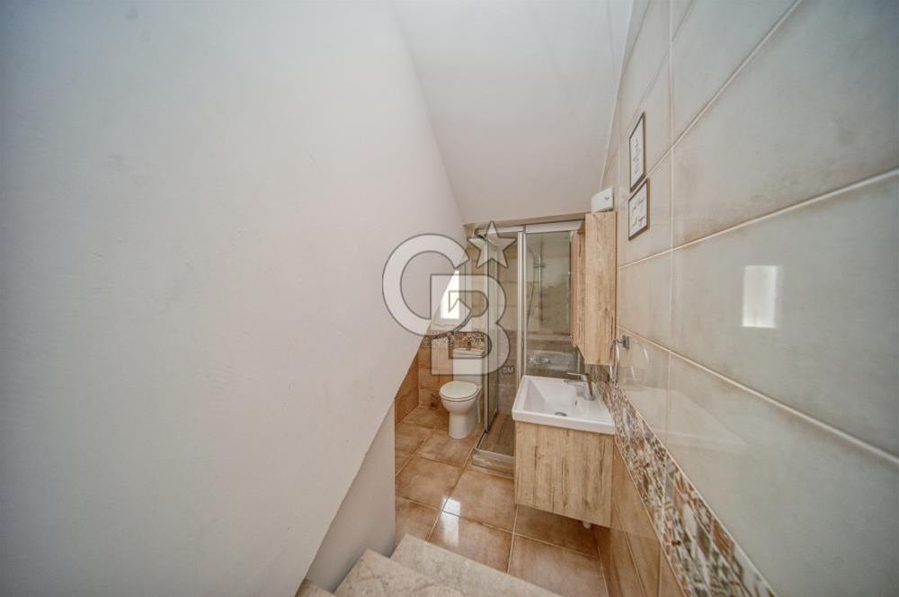 KKTC GİRNE ALSANCAKTA MERİT HOTELE VE DENİZE YÜRÜME MESAFESİNDE SATILIK 4+1 VİLLA