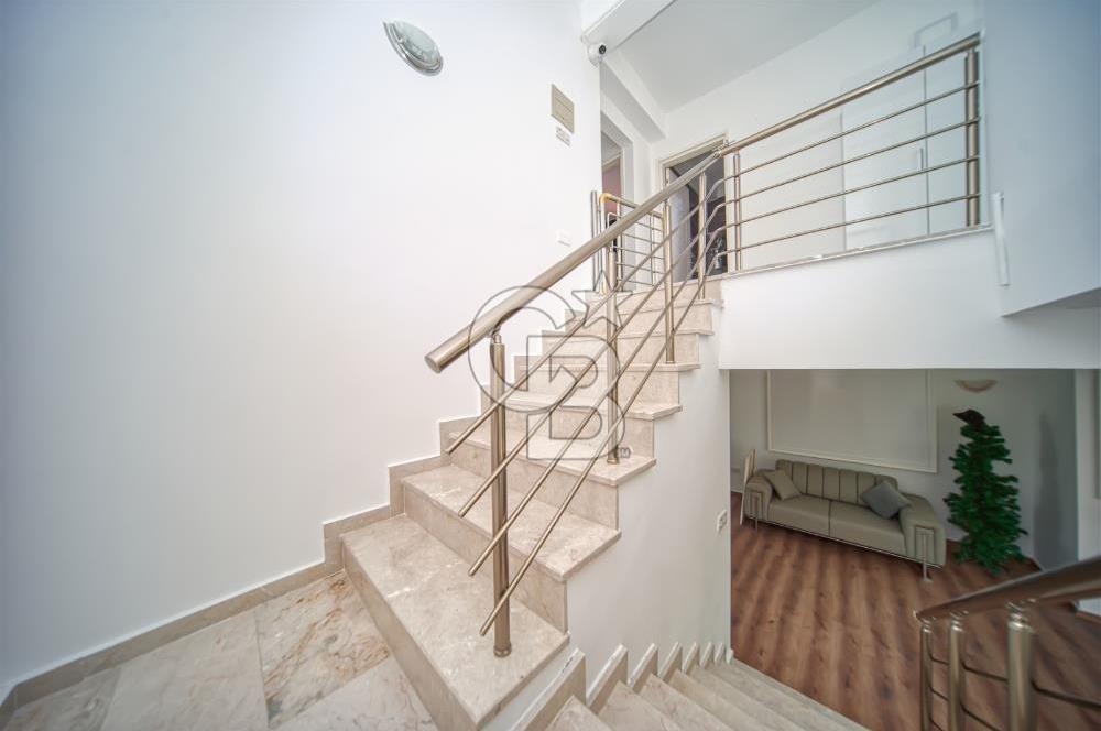 KKTC GİRNE ALSANCAKTA MERİT HOTELE VE DENİZE YÜRÜME MESAFESİNDE SATILIK 4+1 VİLLA