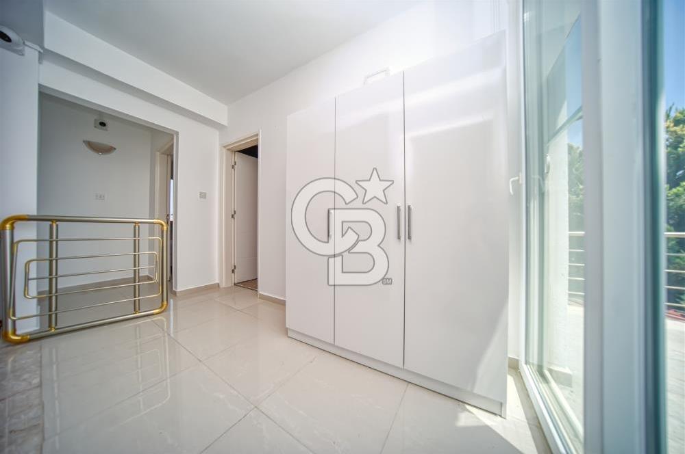KKTC GİRNE ALSANCAKTA MERİT HOTELE VE DENİZE YÜRÜME MESAFESİNDE SATILIK 4+1 VİLLA