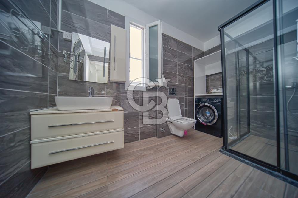 KKTC GİRNE ALSANCAKTA MERİT HOTELE VE DENİZE YÜRÜME MESAFESİNDE SATILIK 4+1 VİLLA