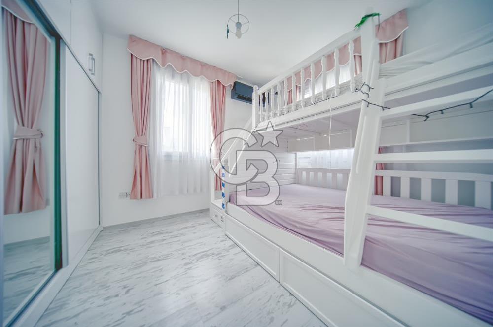 KKTC GİRNE ALSANCAKTA MERİT HOTELE VE DENİZE YÜRÜME MESAFESİNDE SATILIK 4+1 VİLLA