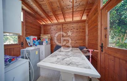 KKTC GİRNE ALSANCAKTA MERİT HOTELE VE DENİZE YÜRÜME MESAFESİNDE SATILIK 4+1 VİLLA