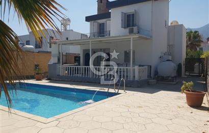 KKTC GİRNE BELLAPAİS BÖLGESİNDE ESK OKULUNA YAKIN ÖZEL HAVUZLU EŞYALI KİRALIK 3+1 VİLLA