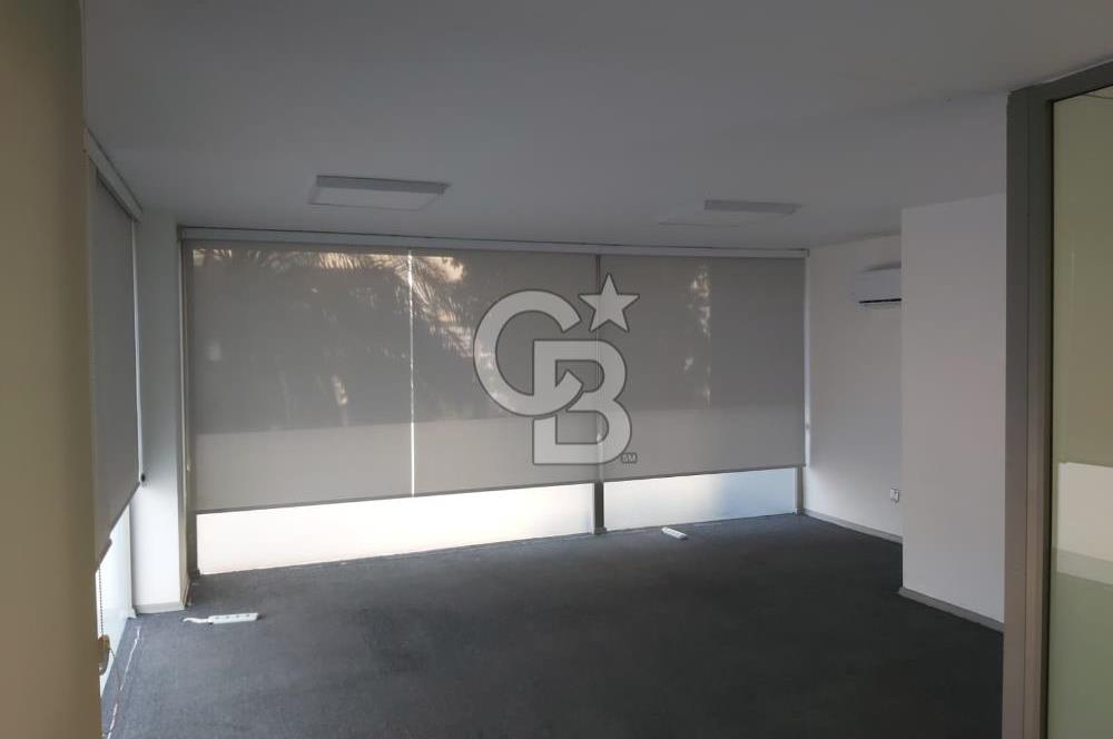 KKTC GİRNE KARAKUMDA OSCAR BÖLGESİNDE KÖŞE KONUMDA SATILIK SENDELİ DÜKKAN