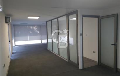KKTC GİRNE KARAKUMDA OSCAR BÖLGESİNDE KÖŞE KONUMDA SATILIK SENDELİ DÜKKAN