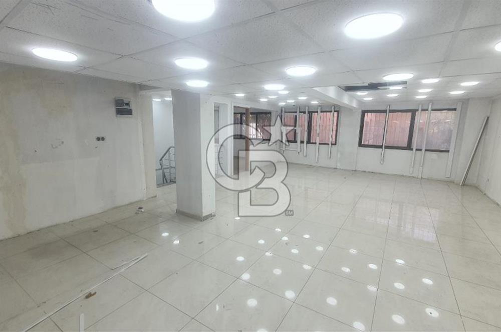 Buca Kozağaç'ta Hasanağa Bahçesine Yakın 230 M2 Batarkat Depolu Dükkan