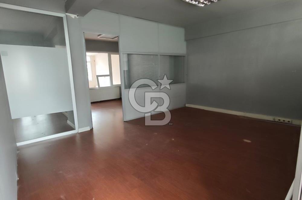 SULTANAHMET BİNBİRDİREK PARKI KARŞISI 160M2 MANZARALI OFİS KATI