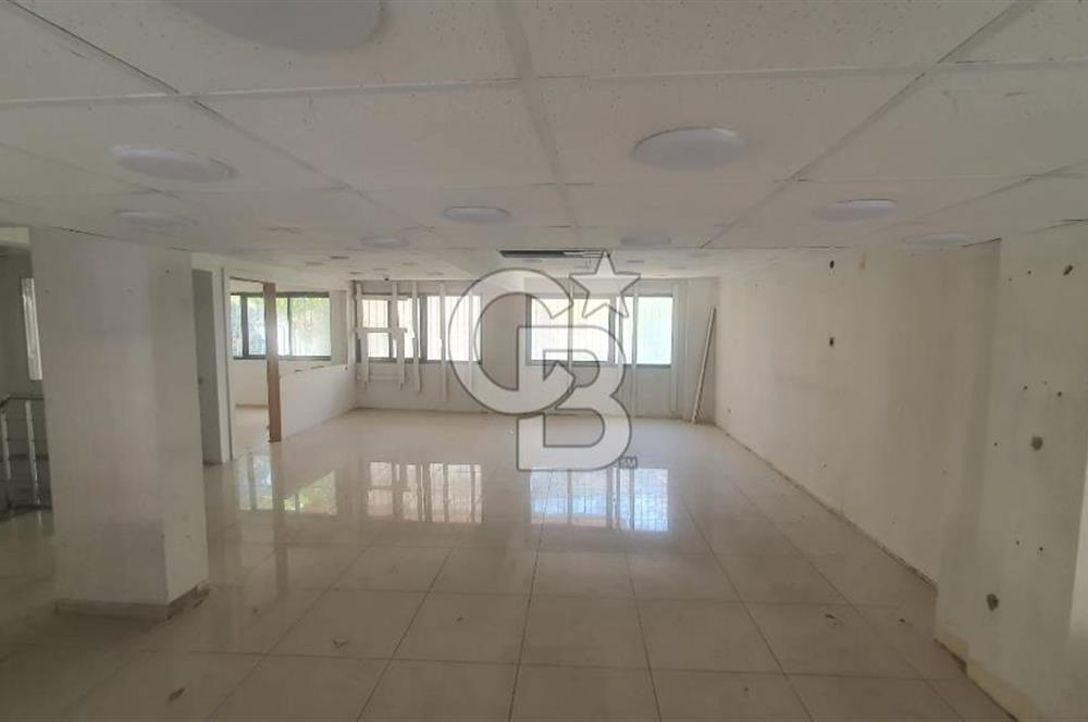 Buca Kozağaç'ta Hasanağa Bahçesine Yakın 230 M2 Batarkat Depolu Dükkan