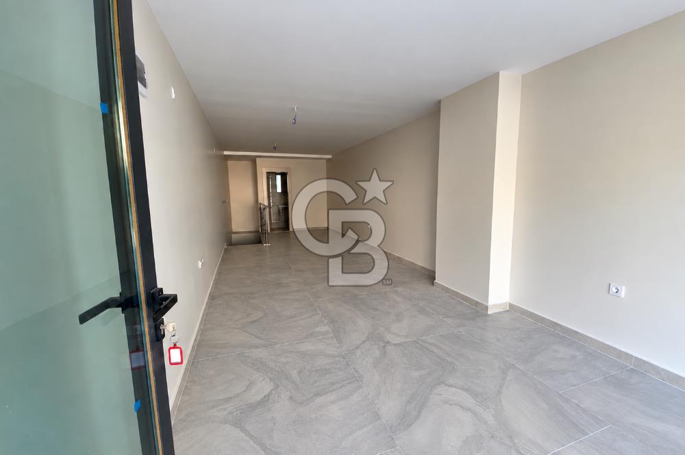 Ayvalık'ta Merkezi Konumda Kiralık Dükkan