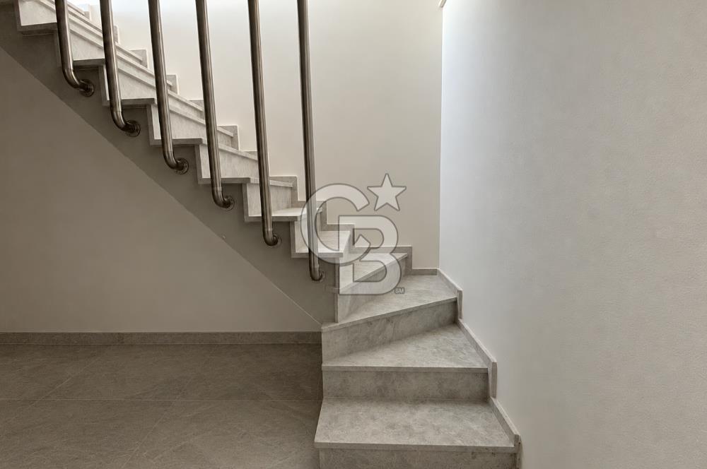 Ayvalık'ta Merkezi Konumda Kiralık Dükkan