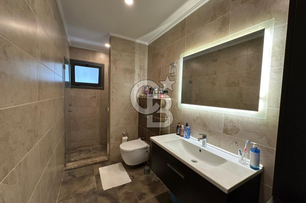 KKTC GİRNE MERKEZDE AKACAN ELEGANCE SİTESİNDE DENİZ HAVUZ VE DAĞ MANZARALI KOMPLE EŞYALI SATILIK 3+1 DAİRE