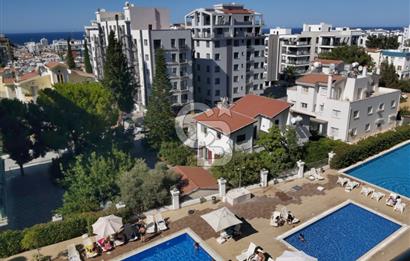 KKTC GİRNE MERKEZDE AKACAN ELEGANCE SİTESİNDE DENİZ HAVUZ VE DAĞ MANZARALI KOMPLE EŞYALI SATILIK 3+1 DAİRE
