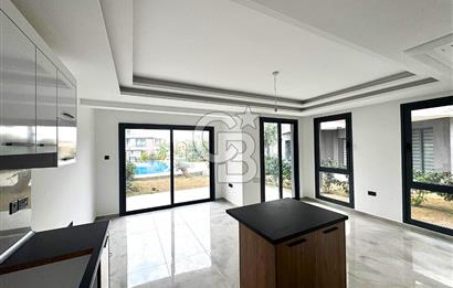 KKTC GİRNE LAPTADA DENİZ MANZARALI SATILIK 3+1 LÜKS VİLLA