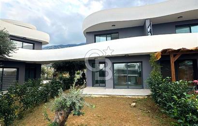 KKTC GİRNE LAPTADA DENİZ MANZARALI SATILIK 3+1 LÜKS VİLLA