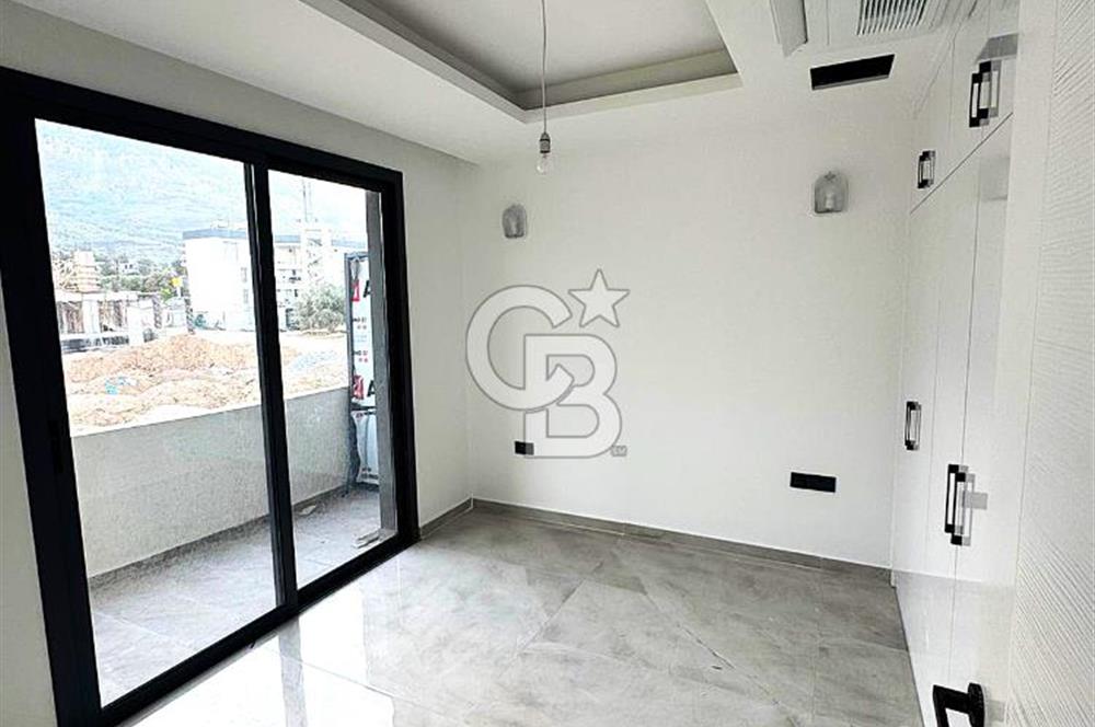 KKTC GİRNE LAPTADA DENİZ MANZARALI SATILIK 3+1 LÜKS VİLLA