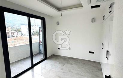 KKTC GİRNE LAPTADA DENİZ MANZARALI SATILIK 3+1 LÜKS VİLLA