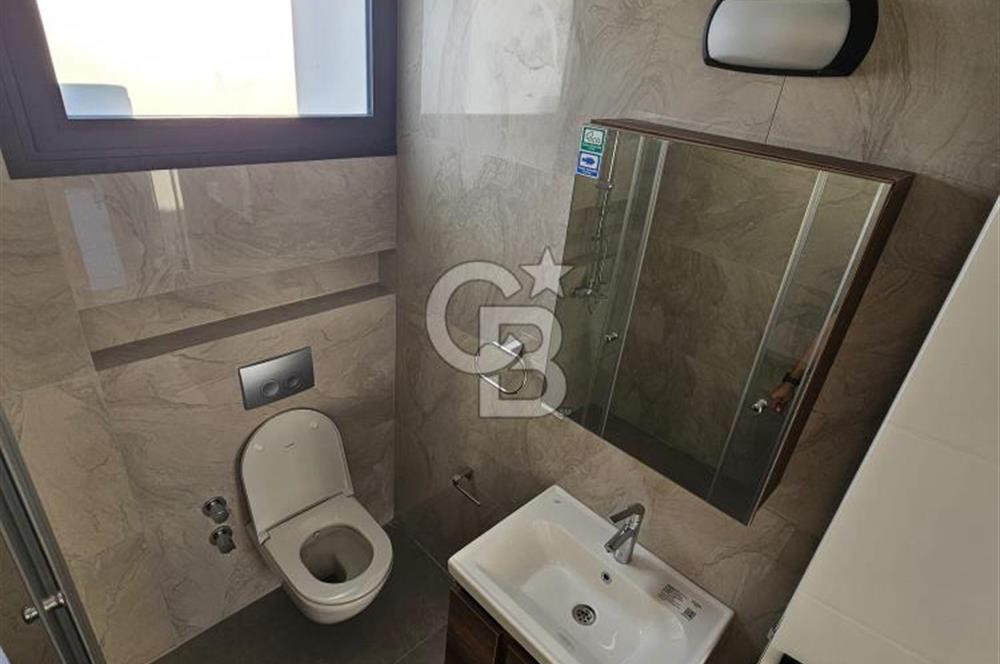KKTC GİRNE ALSANCAKTA SİTE İÇERİSİNDE ANAYOLA VE DENİZE YAKIN SATILIK YENİ 2+1 DAİRELER