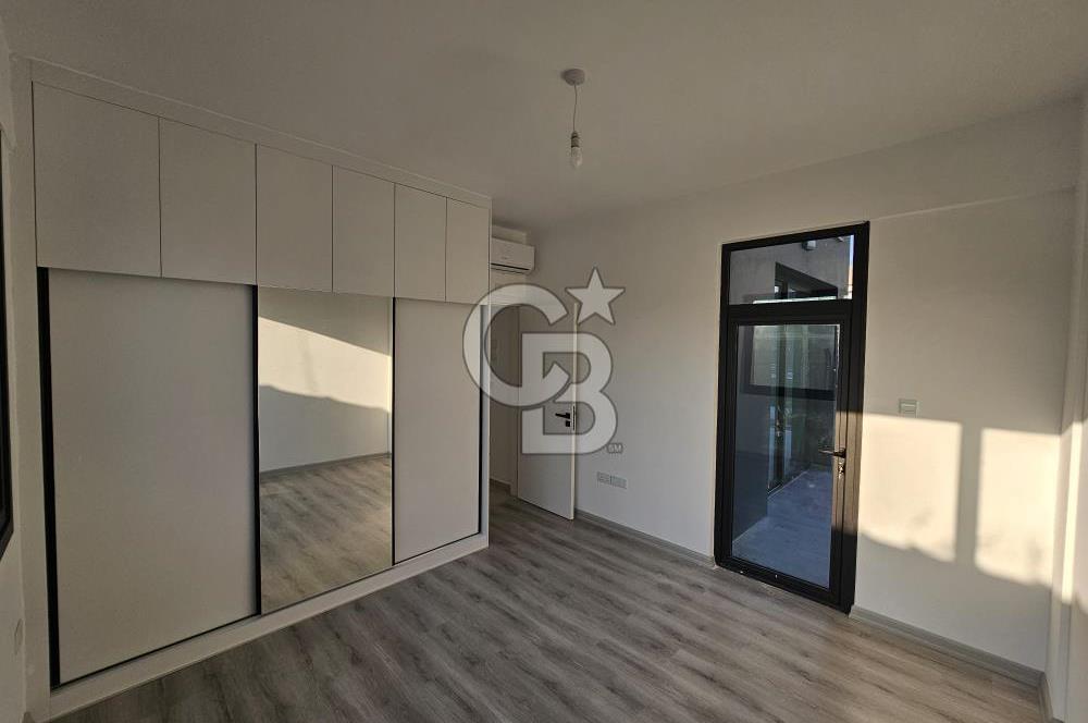 KKTC GİRNE ALSANCAKTA SİTE İÇERİSİNDE ANAYOLA VE DENİZE YAKIN SATILIK YENİ 2+1 DAİRELER