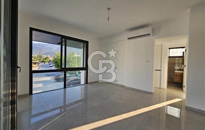 KKTC GİRNE ALSANCAKTA SİTE İÇERİSİNDE ANAYOLA VE DENİZE YAKIN SATILIK YENİ 2+1 DAİRELER