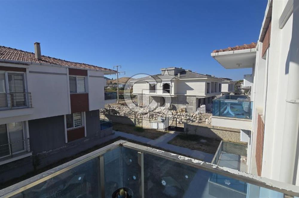 Foça Kazım Dirik Mah. Site İçerisinde Satılık 2+1 Daire