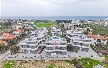KKTC GİRNE LAPTADA DENİZ MANZARALI EŞYALI SATILIK 4+1 VİLLA