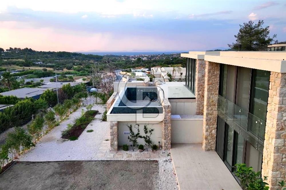 Veryeri Kekliktepe Deniz Ve Vadi Manzaralı 8+1 Lüks Villa