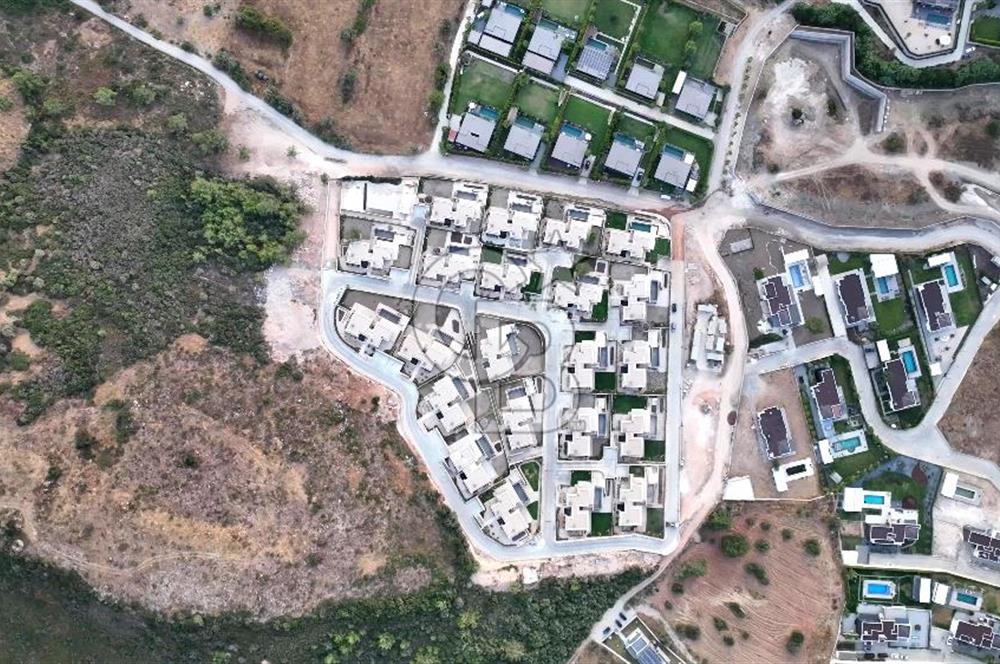 Veryeri Kekliktepe Deniz Ve Vadi Manzaralı 8+1 Lüks Villa