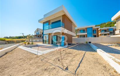 KARABURUN CASE Dİ MARE SİTESİNDE SATILIK MÜSTAKİL HAVUZLU VİLLA