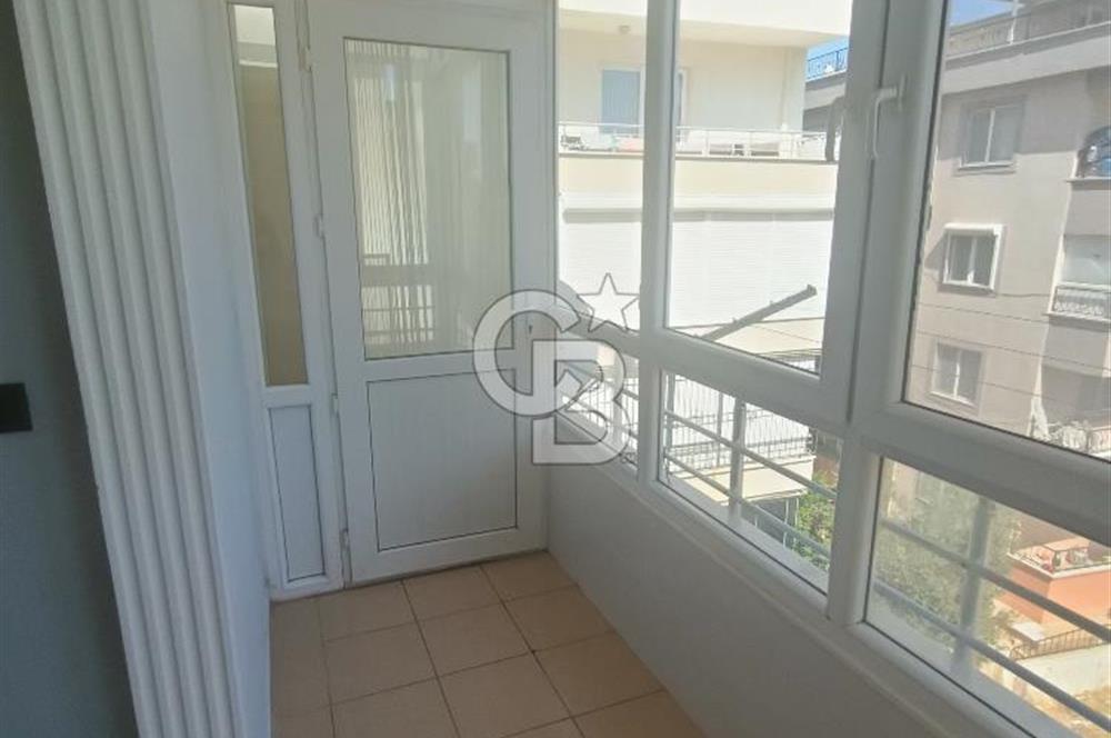 Didim merkez  de satılık 2+1 ayrı mutfak köşe başı ön cephe daire