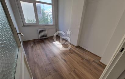 FAHRETTİN KERİM GÖKAY CADDESİ'NDE KİRALIK 3+1 125 M2 DAİRE