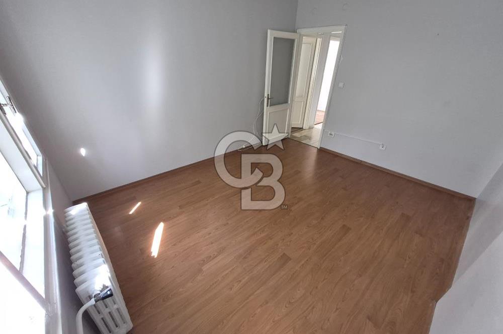 FAHRETTİN KERİM GÖKAY CADDESİ'NDE KİRALIK 3+1 125 M2 DAİRE