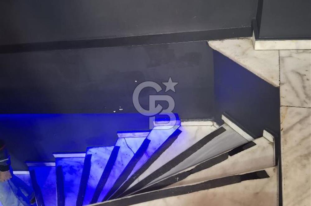 ŞİRİNEVLERİN KALBİNDE E5YANI 1050 M² KOMPLE SATILIK İŞ MERKEZİ