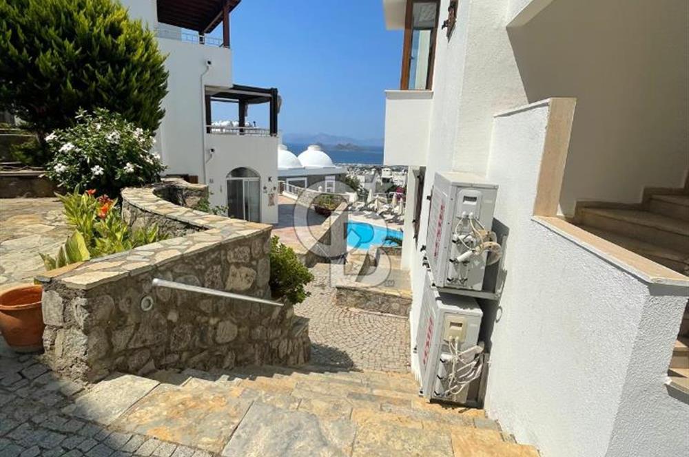 BODRUM-TURGUTREİS KARABAĞDA HAVUZLU NEZİH SİTEDE 3+1 BAHÇE KATI