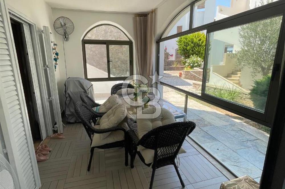 BODRUM-TURGUTREİS KARABAĞDA HAVUZLU NEZİH SİTEDE 3+1 BAHÇE KATI