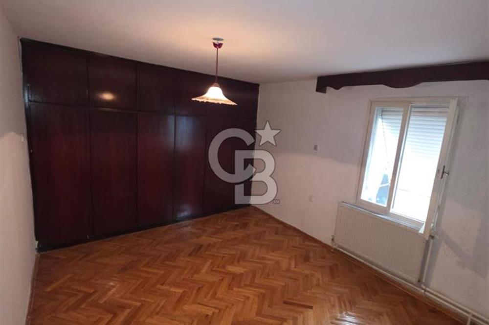 Menemen Esatpaşada Merkezi Konumda 145 m² Geniş 3+1 Daire