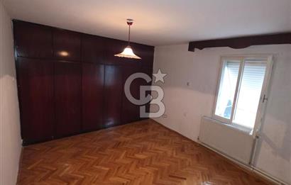 Menemen Esatpaşada Merkezi Konumda 145 m² Geniş 3+1 Daire