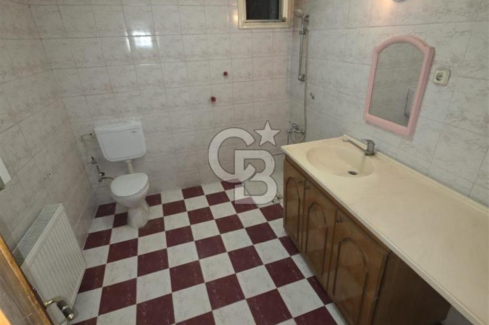 Menemen Esatpaşada Merkezi Konumda 145 m² Geniş 3+1 Daire