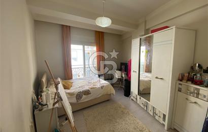 KARŞIYAKA TOSKANA EVLERİNDE SATILIK GENİŞ FERAH EŞYALI 1+1 DAİRE