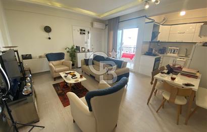 KARŞIYAKA TOSKANA EVLERİNDE SATILIK GENİŞ FERAH EŞYALI 1+1 DAİRE