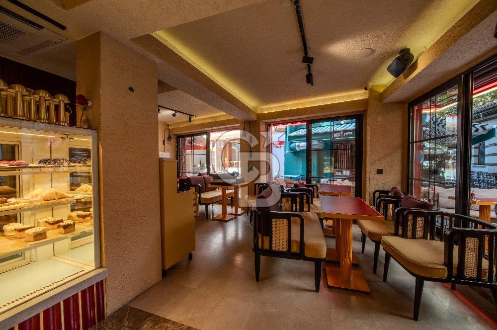 ÜSKÜDAR ÇENGELKÖY SATILIK 4 KATLI KOMPLE BİNA CAFE BOĞAZ MANZARA