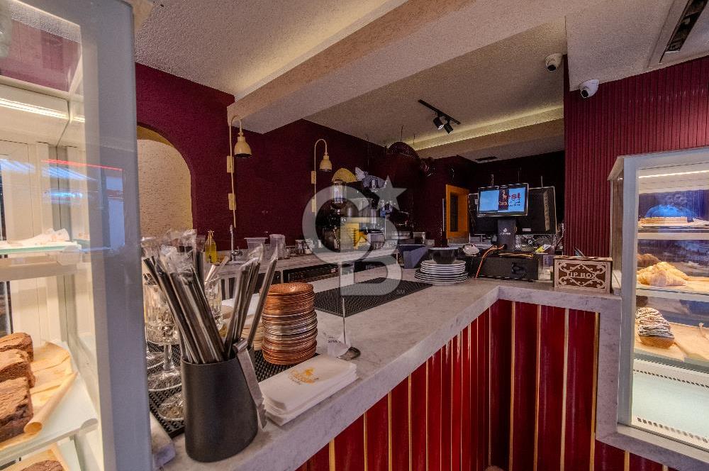 ÜSKÜDAR ÇENGELKÖY SATILIK 4 KATLI KOMPLE BİNA CAFE BOĞAZ MANZARA