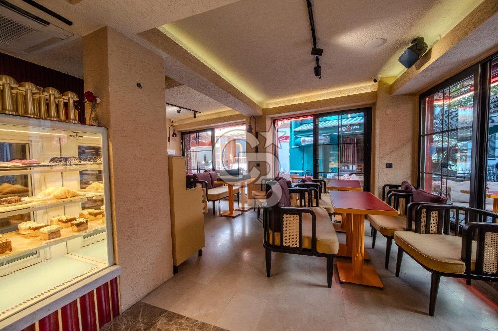 ÜSKÜDAR ÇENGELKÖY SATILIK 4 KATLI KOMPLE BİNA CAFE BOĞAZ MANZARA