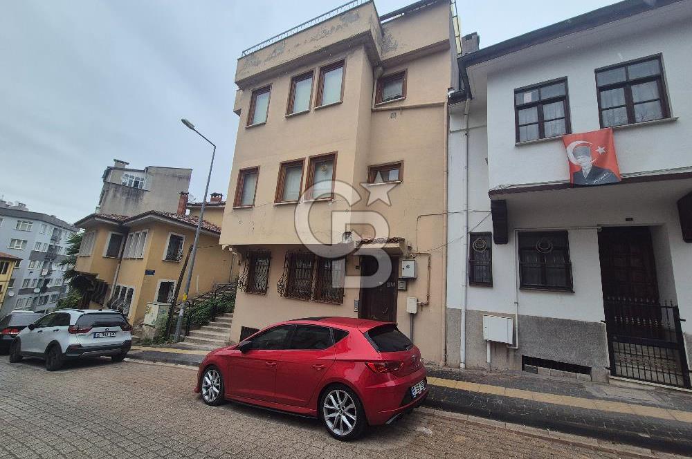 Yeşil'de satılık 4 katlı müstakil ev