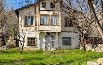 BEYPAZARI MERKEZDE TEK TAPU SİT DIŞI AVLULU 2 KATLI AHŞAP EV