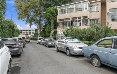 BORSA İSTANBUL VE İSTİNYEPARK AVM KOMŞU KİRALIK DAİRE