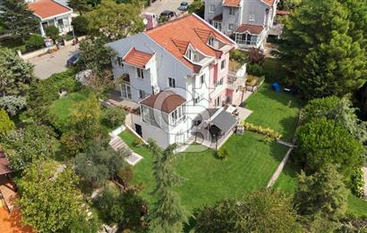 ARIKÖY'DE BÜYÜK BAHÇELİ VE FULL EŞYALI KİRALIK DAİRE