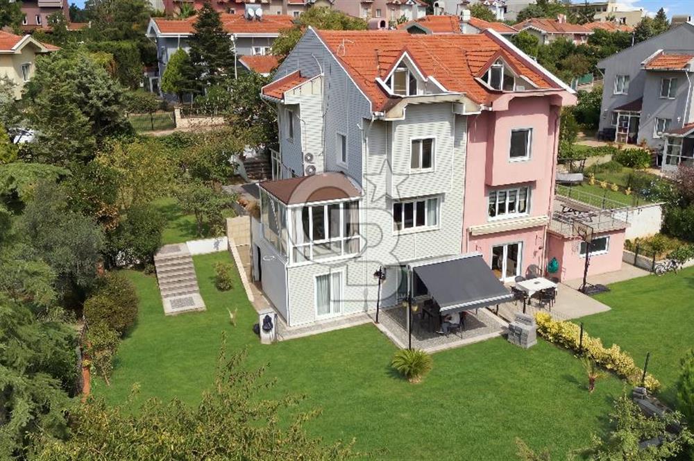 ARIKÖY'DE BÜYÜK BAHÇELİ VE FULL EŞYALI KİRALIK DAİRE