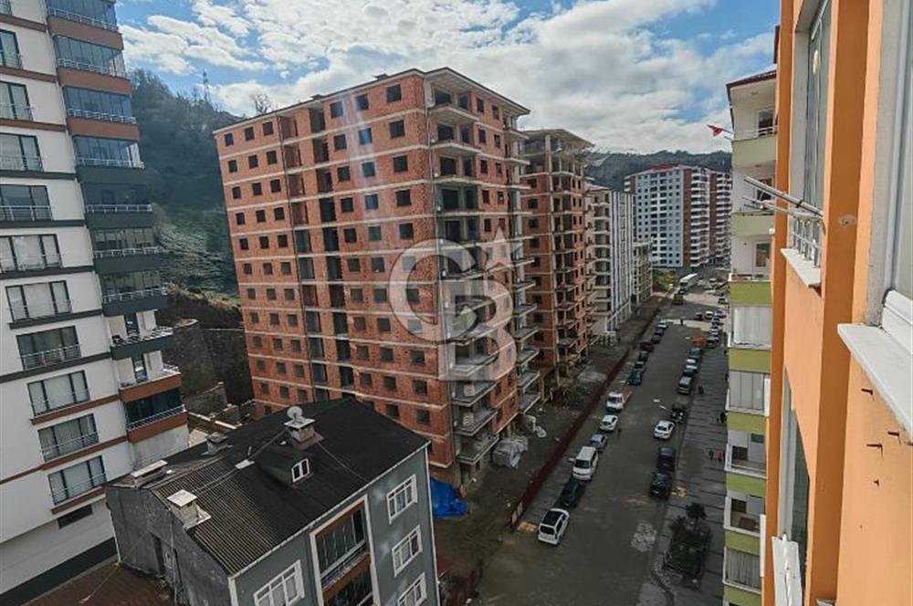 OF'DA MERKEZİ KONUMA SAHİP LÜKS SATILIK DAİRE