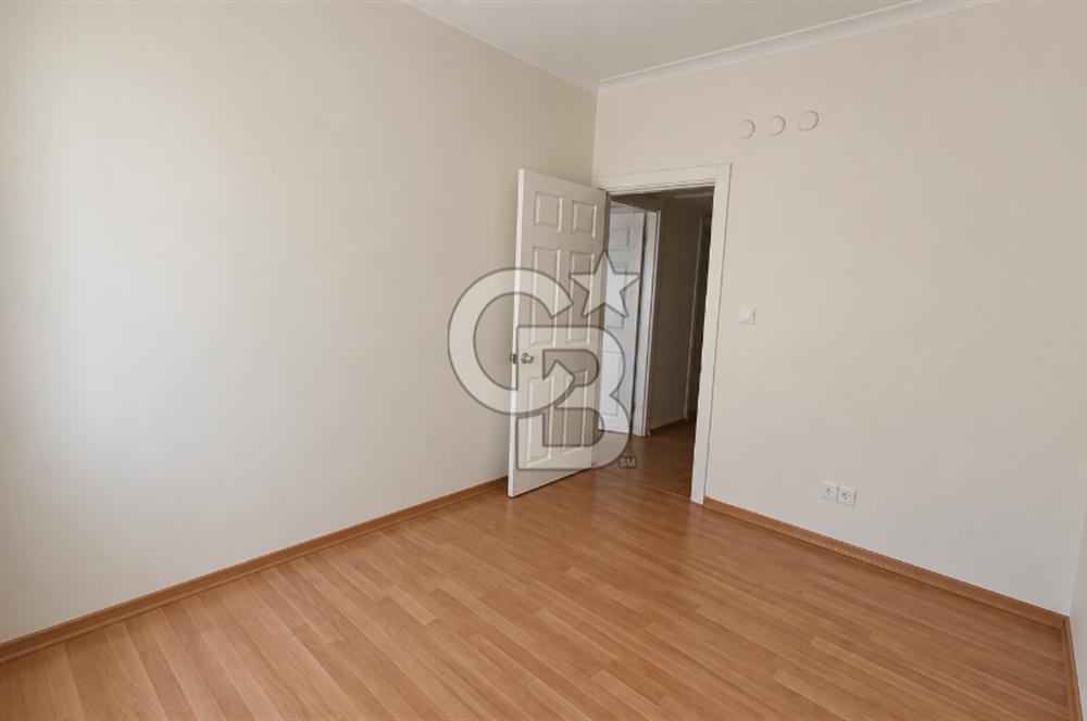 TUZLA YAYLA MAHALLESİ ERTUG SİTESİNDE SATILIK FERAH 3+1