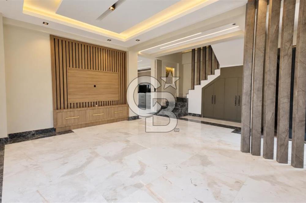 KEMER'DE ÖZEL HAVUZLU, SAUNALI PREMİUM VİLLA | 225 m² NET